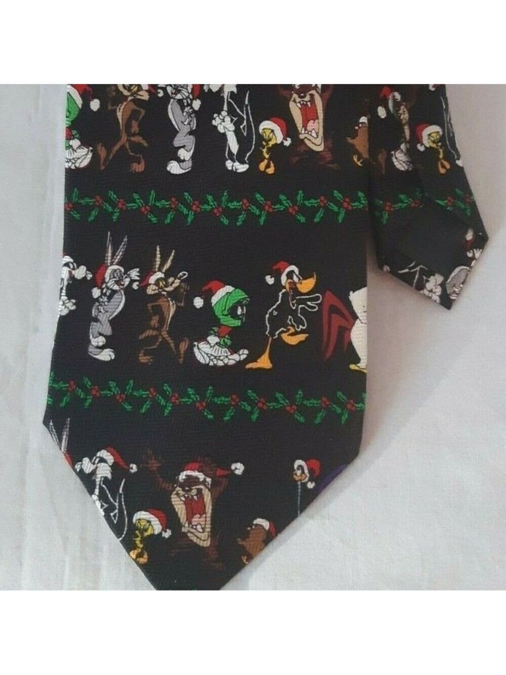 VTG 1997 LOONEY TUNES BUGS BUNNY Tweety TAZ Leghorn Daffy Coyote Christmas Tie